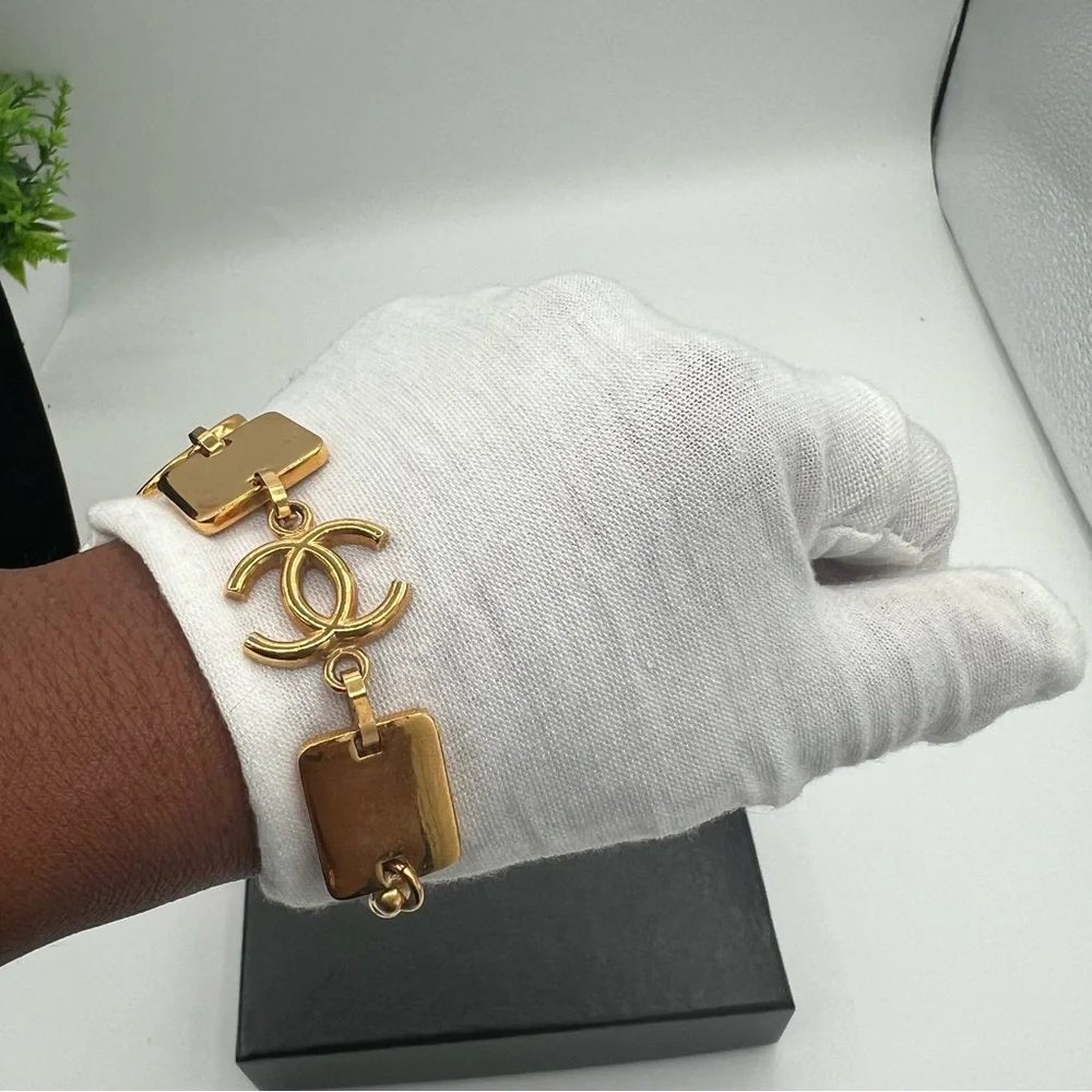 Chanel CC 24k GP bracelet in box - Picture 4 of 9